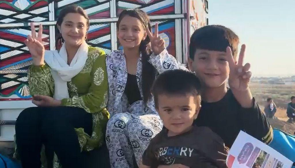 دوای حەوت ساڵ یەکەم کاروانی ئاوارەکانی کەمپی واشۆکانی گەڕایەوە بۆ سەرێکانی لە رۆژئاوای کوردستان 